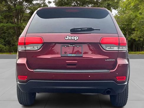 Used 2018 Jeep Grand Cherokee Laredo image 4