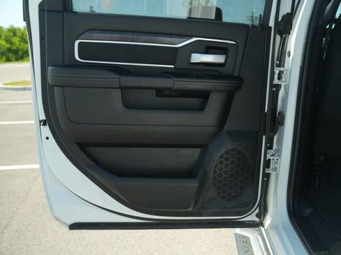 Used 2024 RAM 2500 Big Horn AWD/4WD image 16