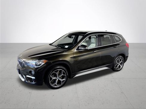 Used 2019 BMW X1 xDrive28i w/ Convenience Package AWD/4WD image 2