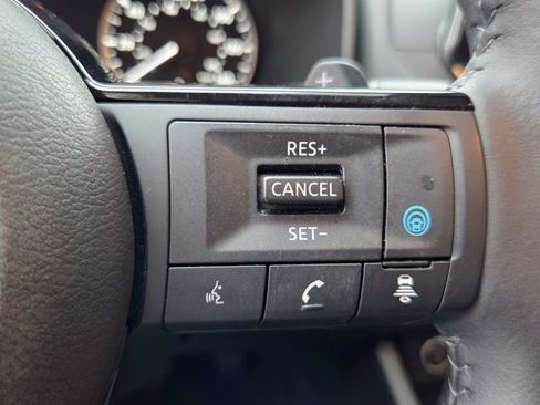 Used 2023 Nissan Rogue SV w/ SV Premium B Package FWD image 34