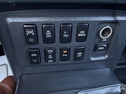 Used 2007 Toyota FJ Cruiser 4WD image 12