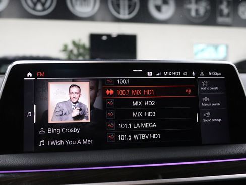 Used 2020 BMW 740i image 33