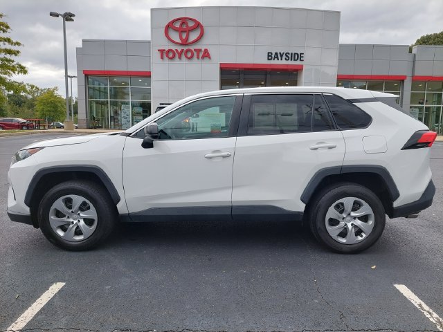 Certified 2022 Toyota RAV4 LE AWD/4WD image 11
