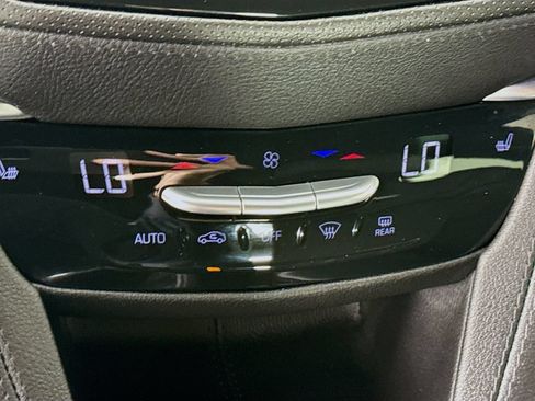 Used 2025 Cadillac XT5 Premium Luxury AWD/4WD image 22