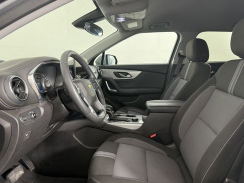 Used 2025 Chevrolet Blazer LT AWD/4WD image 13