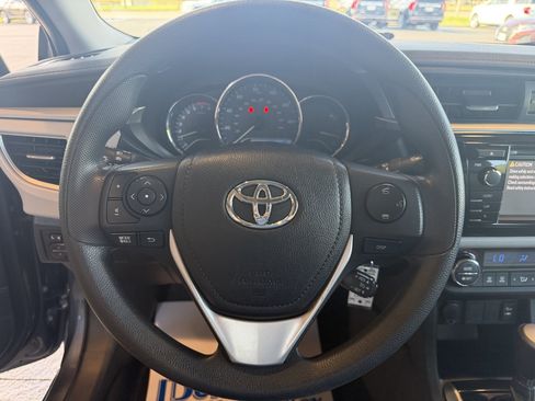 Used 2016 Toyota Corolla LE FWD image 13