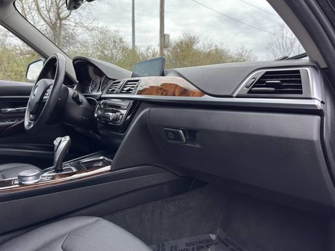 Used 2018 BMW 320i xDrive Sedan image 20