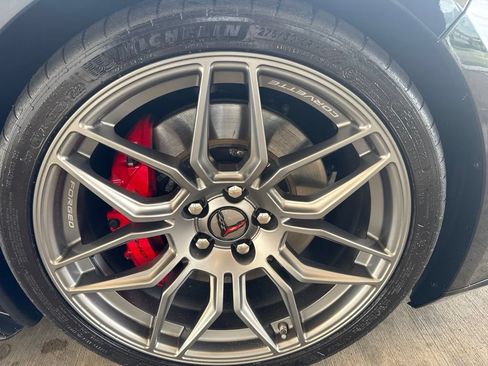 Used 2025 Chevrolet Corvette Z06 w/ Stealth Interior Trim Package RWD image 6