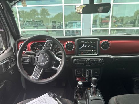 Used 2023 Jeep Gladiator Rubicon w/ Trailer Tow Package AWD/4WD image 12