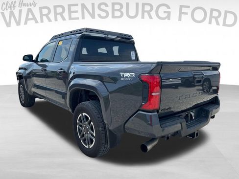 Used 2024 Toyota Tacoma TRD Sport AWD/4WD image 5