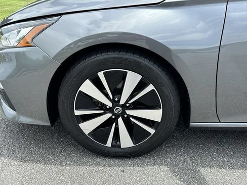 Certified 2022 Nissan Altima 2.5 SV FWD image 13