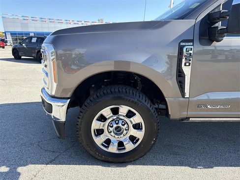 Used 2023 Ford F350 King Ranch w/ Chrome Package image 31