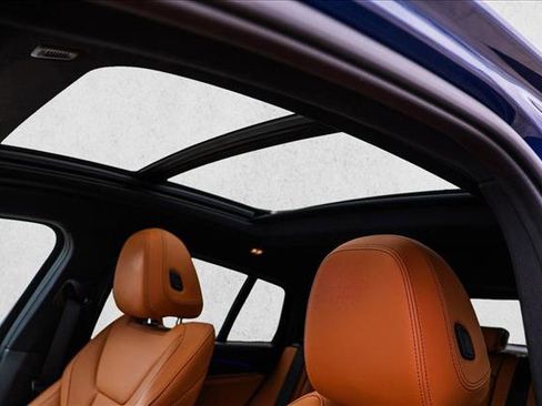 Used 2023 BMW X4 xDrive30i w/ M Sport Package image 11