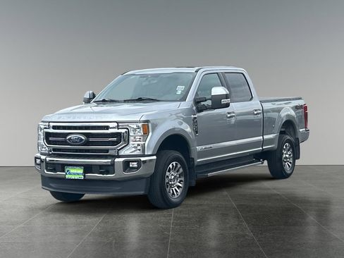 Used 2022 Ford F350 Lariat w/ Camper Package AWD/4WD image 4