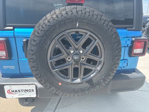 New 2025 Jeep Wrangler Unlimited Sport image 5