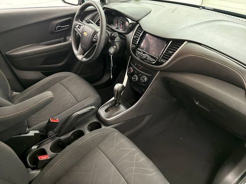 Used 2020 Chevrolet Trax LT AWD/4WD image 27