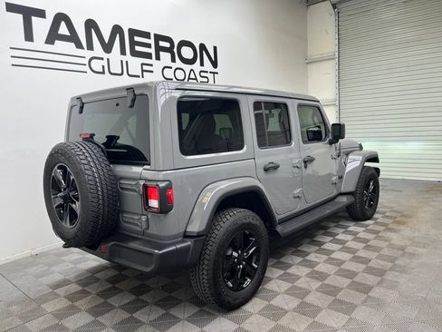 Used 2022 Jeep Wrangler Unlimited Sahara AWD/4WD image 7