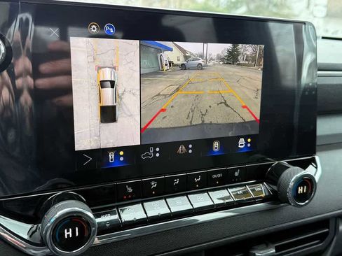 Used 2025 Chevrolet Colorado Trail Boss image 53