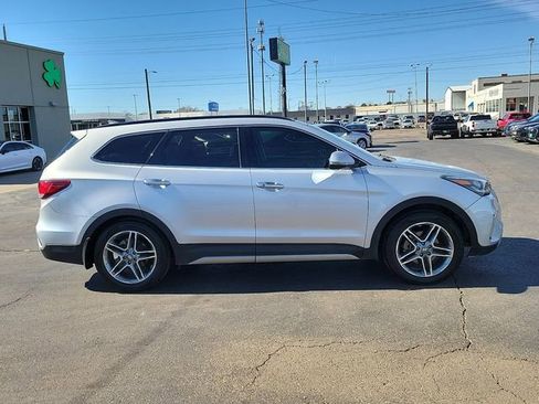 Used 2019 Hyundai Santa Fe XL image 2
