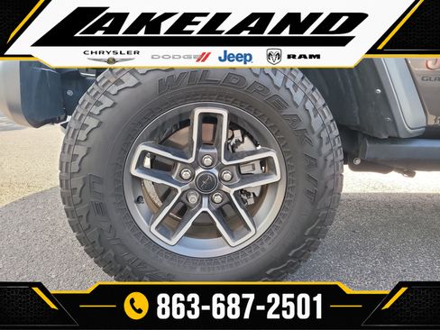 Used 2024 Jeep Gladiator Mojave AWD/4WD image 10