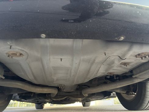 Used 2010 Chrysler 300 C w/ Luxury Group II image 22