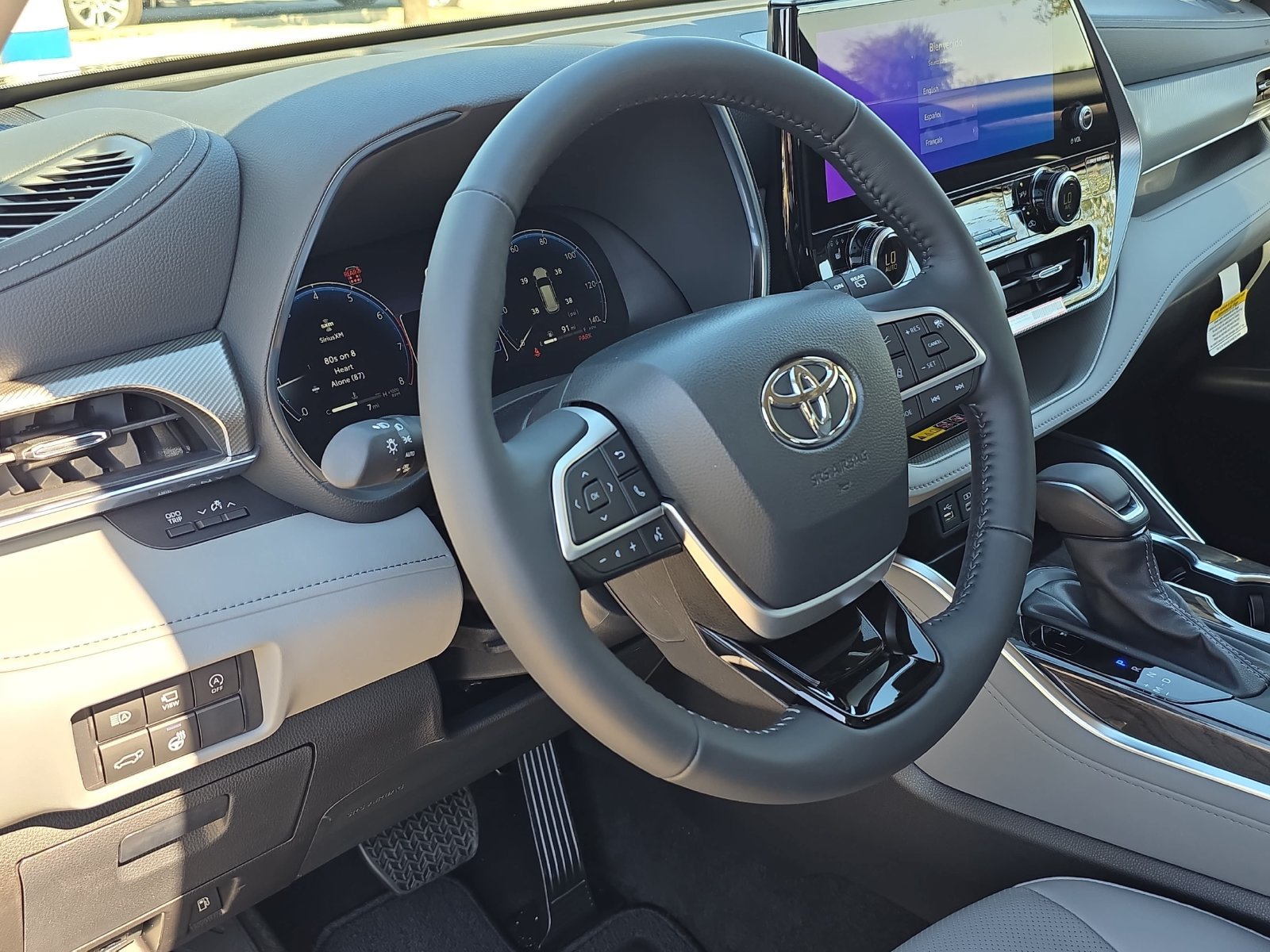 New 2026 Toyota Highlander Platinum AWD/4WD image 12