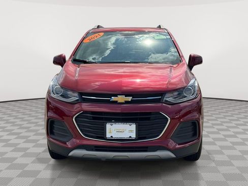 Used 2021 Chevrolet Trax LT w/ Driver Confidence Package AWD/4WD image 2
