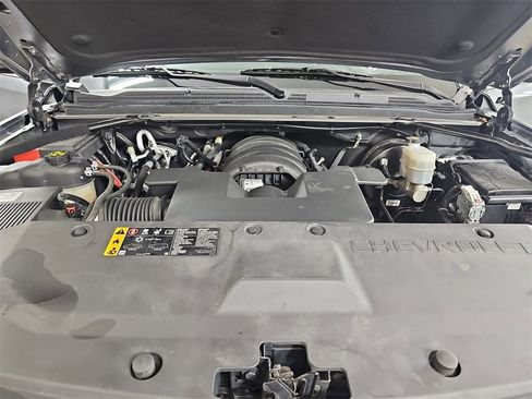 Used 2019 Chevrolet Suburban LT image 35