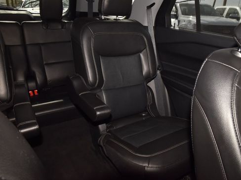 Used 2023 Ford Explorer Limited w/ Limited Technology Package image 17