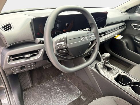 New 2026 Kia K4 FWD image 18