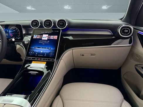New 2026 Mercedes-Benz GLC 300 image 24
