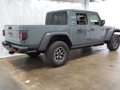 Used 2026 Jeep Gladiator Rubicon w/ Safety Group AWD/4WD image 3