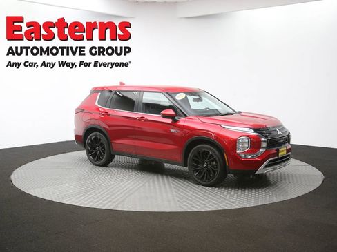 Used 2023 Mitsubishi Outlander SE image 47