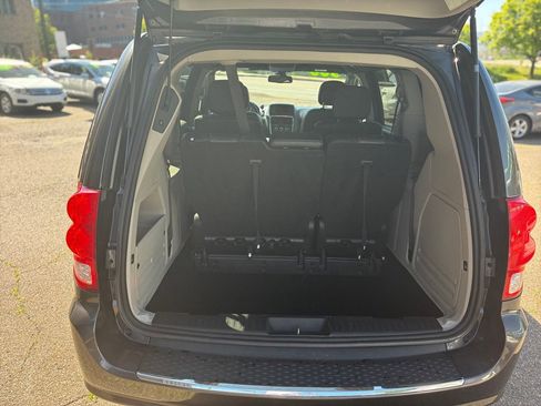 Used 2019 Dodge Grand Caravan SXT FWD image 15