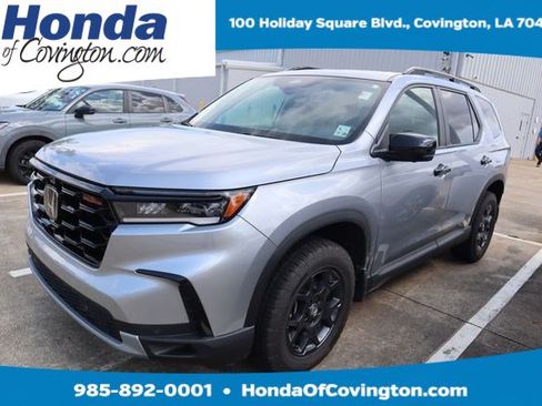 Certified 2025 Honda Pilot TrailSport image 1