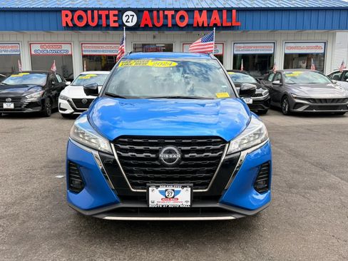 Used 2024 Nissan Kicks SR FWD image 3
