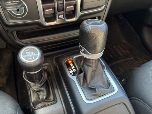 Used 2021 Jeep Wrangler Unlimited Sport image 27