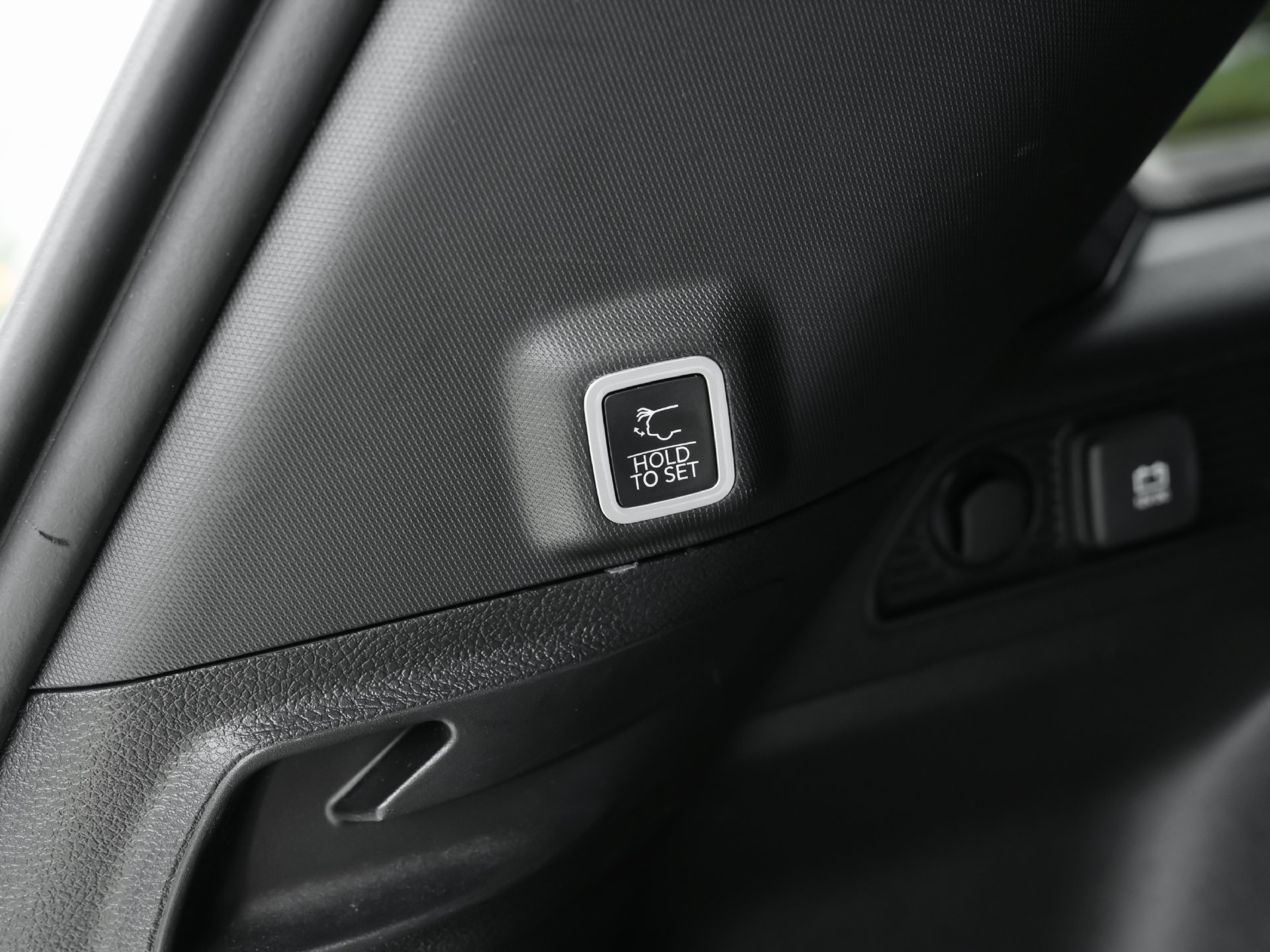 Used 2023 Jeep Grand Cherokee Altitude AWD/4WD image 41