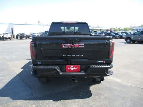 Used 2024 GMC Sierra 2500 AT4 w/ AT4 Premium Plus Package image 6