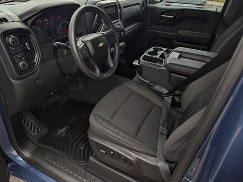 Used 2024 Chevrolet Silverado 1500 Custom w/ Turbomax Blackout Package AWD/4WD image 10