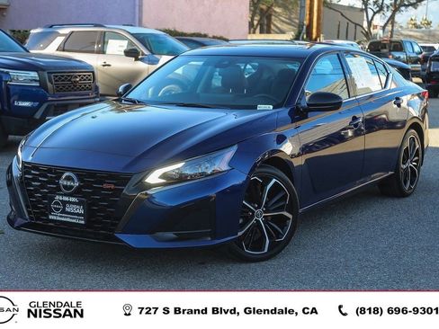 Certified 2023 Nissan Altima 2.5 SR w/ SR Premium Package image 1