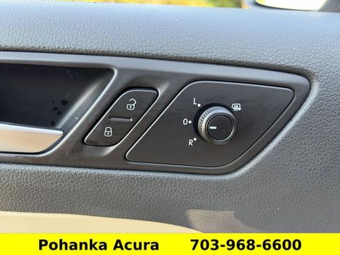 Used 2017 Volkswagen Jetta SE FWD image 22