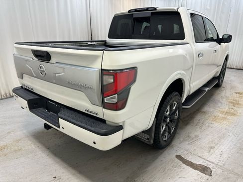 Certified 2021 Nissan Titan Platinum Reserve w/ Moonroof Package image 11