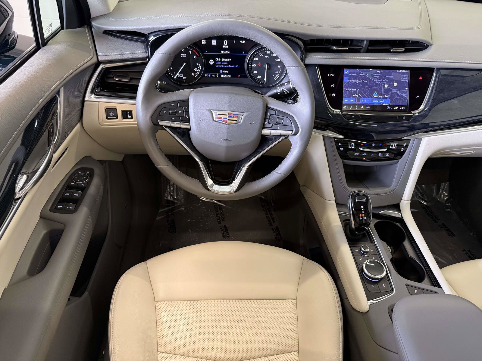 Used 2024 Cadillac XT6 Premium Luxury w/ Technology Package AWD/4WD image 4