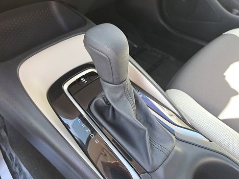 Certified 2025 Toyota Corolla LE image 25