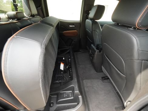 Used 2026 GMC Canyon AT4 w/ Technology Plus Package AWD/4WD image 31