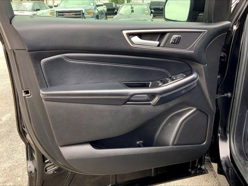 Used 2017 Ford Edge Titanium w/ Equipment Group 302A image 21