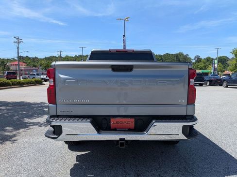 Used 2025 Chevrolet Silverado 1500 LT AWD/4WD image 7