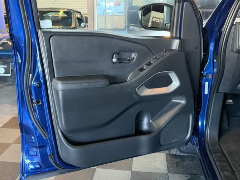 Used 2022 Nissan Frontier SV image 28