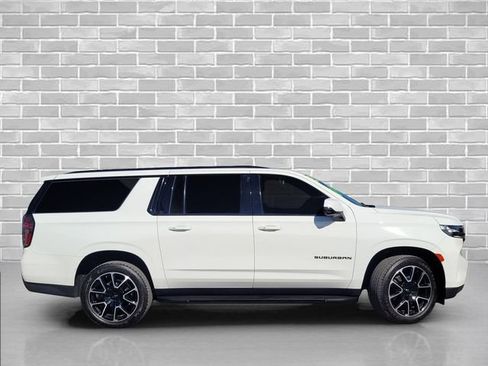 Certified 2023 Chevrolet Suburban RST w/ Luxury Package AWD/4WD image 4